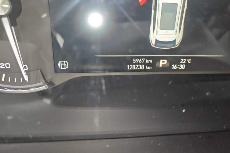 Used Roewe RX5 2016 30T Two-Wheel Drive Automatic Internet Smart Edition Odometer Close Up