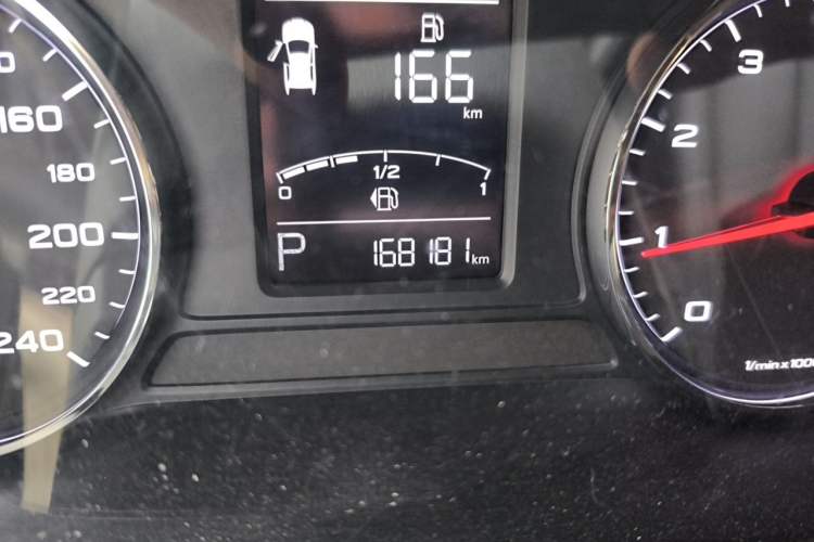 Used Roewe RX5 2016 20T Two-Wheel Drive Automatic Internet Smart Edition Odometer Close Up