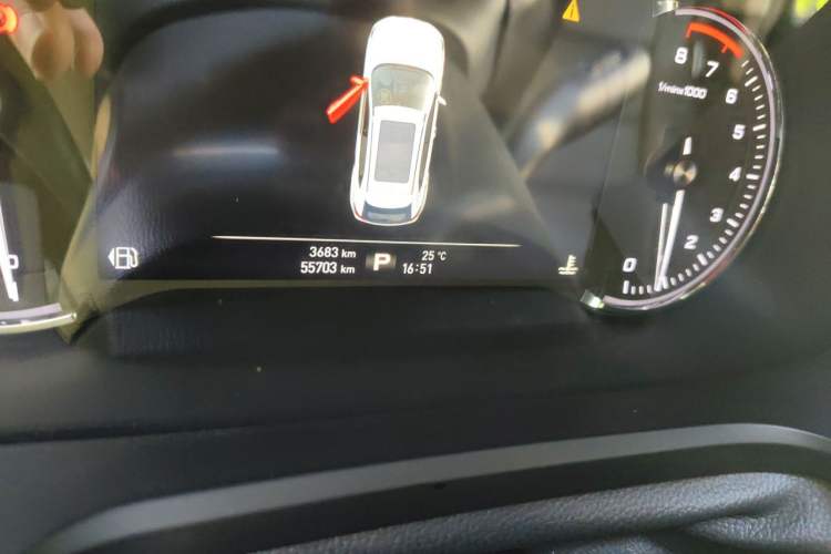 Used Roewe RX5 2016 30T Two-Wheel Drive Automatic Internet Smart Edition Odometer Close Up