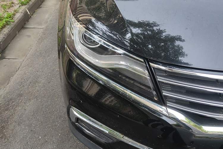 Used Roewe RX5 2016 20T Two-Wheel Drive Automatic Flagship Edition Right Front Headlight