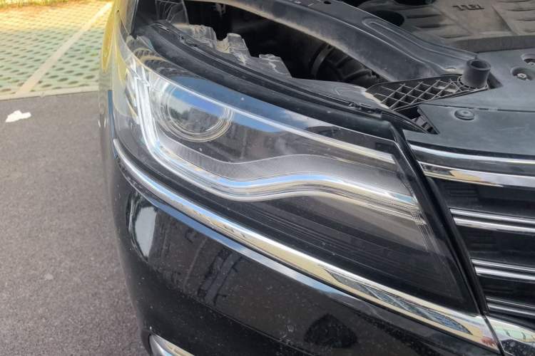 Used Roewe RX5 2016 20T Two-Wheel Drive Automatic Internet Smart Edition Right Front Headlight