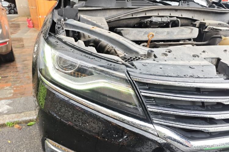 Used Roewe RX5 2016 30T Two-Wheel Drive Automatic Internet Smart Edition Right Front Headlight