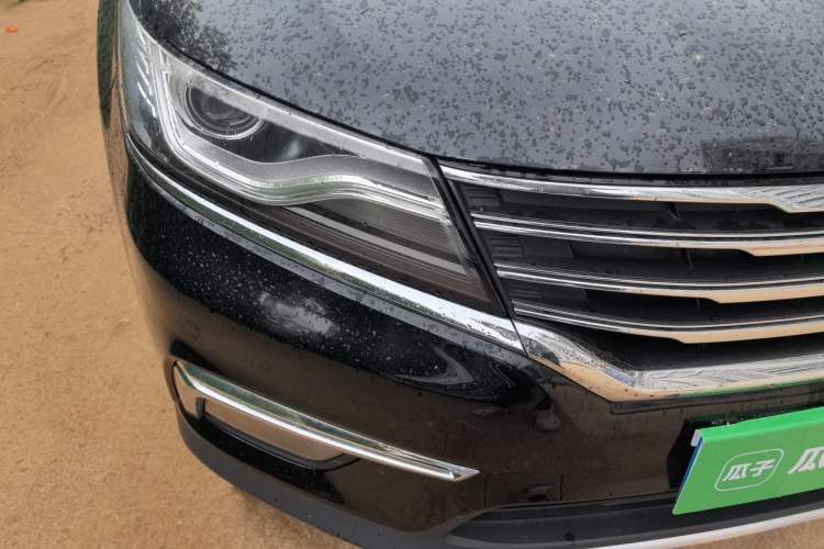 Used Roewe RX5 2016 30T Two-Wheel Drive Automatic Internet Smart Edition Right Front Headlight