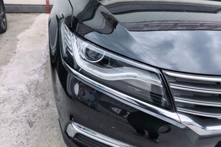 Used Roewe RX5 2016 20T Two-Wheel Drive Automatic Flagship Edition Right Front Headlight
