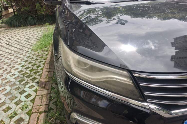 Used Roewe RX5 2016 20T Two-Wheel Drive Automatic Internet Smart Edition Right Front Headlight