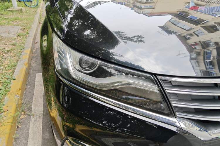 Used Roewe RX5 2016 20T Two-Wheel Drive Automatic Internet Smart Edition Right Front Headlight