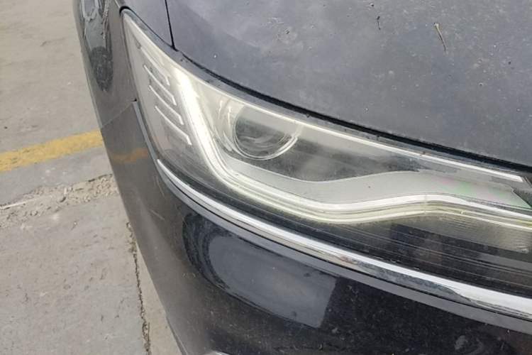 Used Roewe RX5 2016 20T Two-Wheel Drive Manual Flagship Edition Right Front Headlight