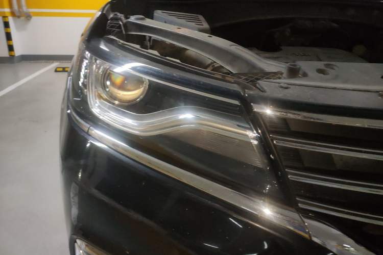 Used Roewe RX5 2016 20T Two-Wheel Drive Automatic Internet Smart Edition Right Front Headlight