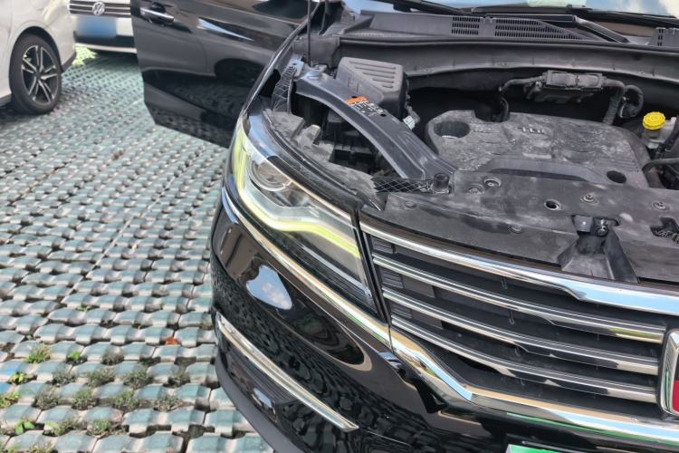Used Roewe RX5 2016 20T Two-Wheel Drive Automatic Flagship Edition Right Front Headlight