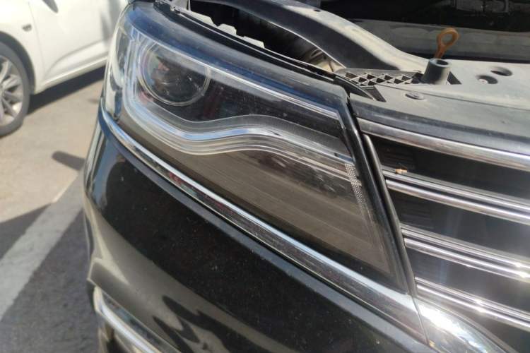 Used Roewe RX5 2016 30T Two-Wheel Drive Automatic Internet Smart Edition Right Front Headlight
