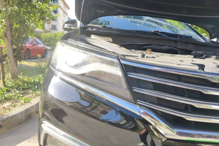 Used Roewe RX5 2016 30T Two-Wheel Drive Automatic Internet Smart Edition Right Front Headlight