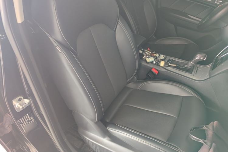 Used Roewe RX5 2016 20T Two-Wheel Drive Automatic Internet Smart Edition Right Front Seat