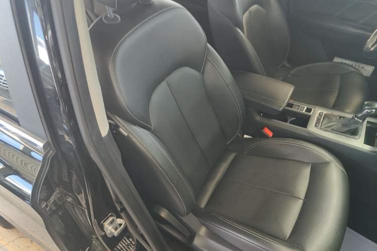 Used Roewe RX5 2016 30T Two-Wheel Drive Automatic Internet Smart Edition Right Front Seat