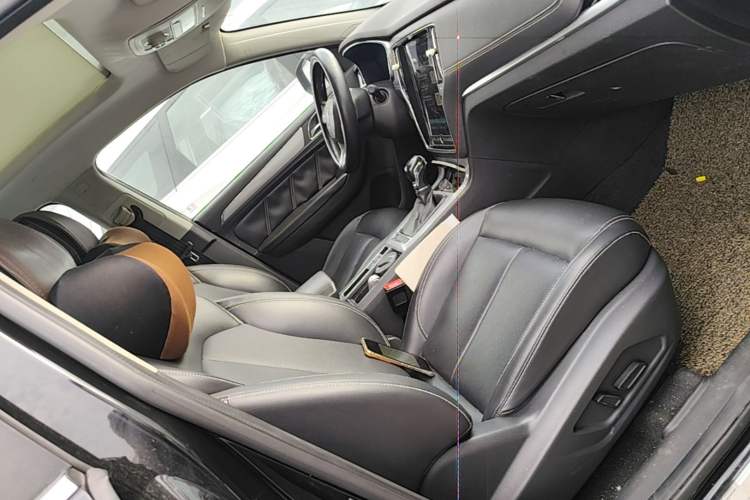 Used Roewe RX5 2016 20T Two-Wheel Drive Automatic Internet Smart Edition Right Front Seat