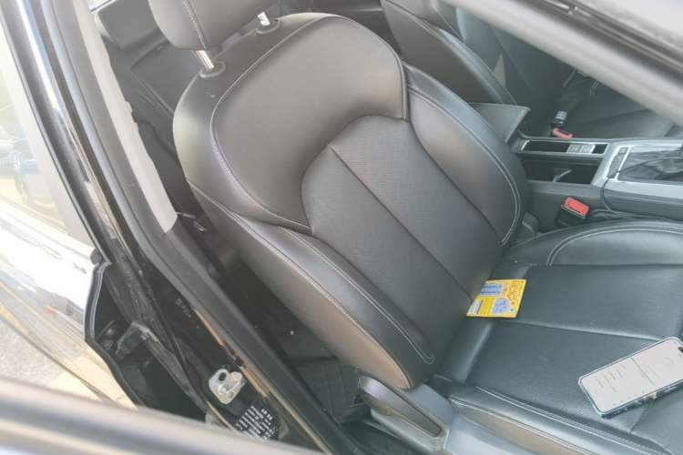 Used Roewe RX5 2016 20T Two-Wheel Drive Automatic Flagship Edition Right Front Seat