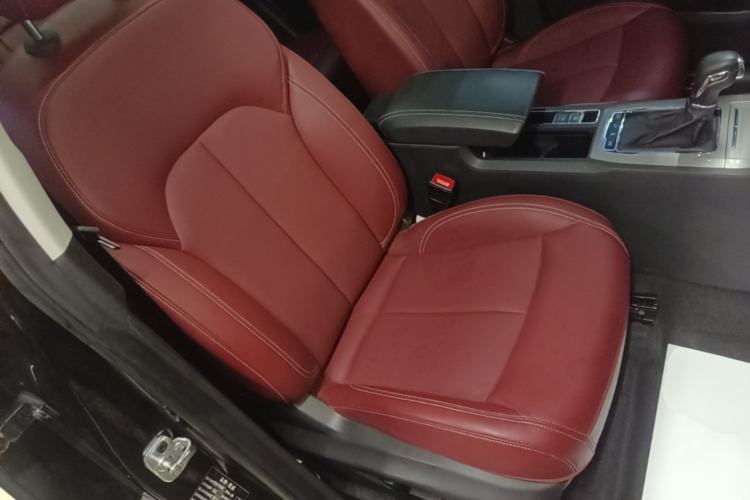 Used Roewe RX5 2016 30T Four-Wheel Drive Automatic Internet Smart Luxury Edition Right Front Seat