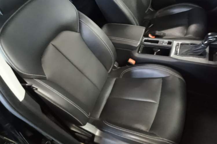 Used Roewe RX5 2016 20T Two-Wheel Drive Automatic Flagship Edition Right Front Seat