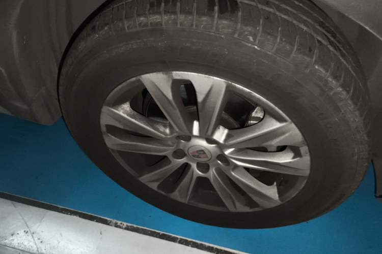 Used Roewe RX5 2016 20T Two-Wheel Drive Automatic Flagship Edition Right Front Wheel Hub