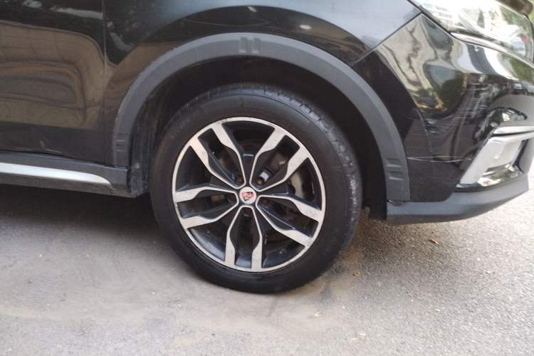 Used Roewe RX5 2016 20T Two-Wheel Drive Automatic Internet Smart Edition Right Front Wheel Hub