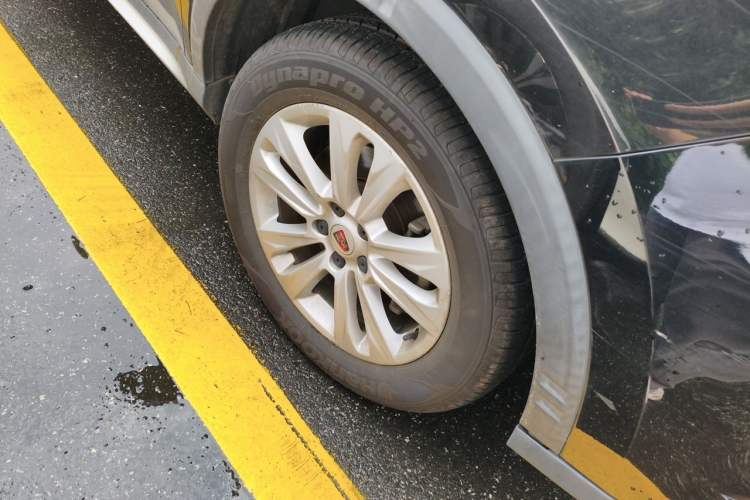 Used Roewe RX5 2016 20T Two-Wheel Drive Automatic Flagship Edition Right Front Wheel Hub