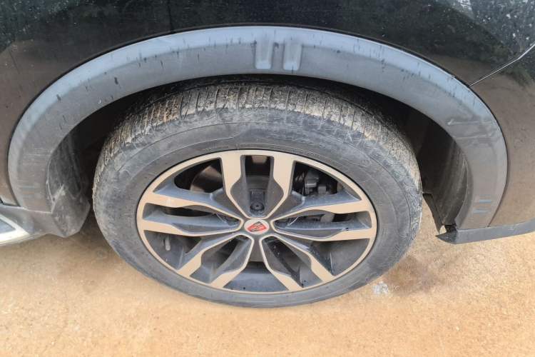 Used Roewe RX5 2016 30T Two-Wheel Drive Automatic Internet Smart Edition Right Front Wheel Hub