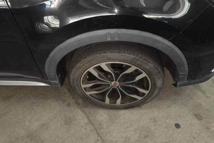 Used Roewe RX5 2016 20T Two-Wheel Drive Automatic Internet Smart Edition Right Front Wheel Hub