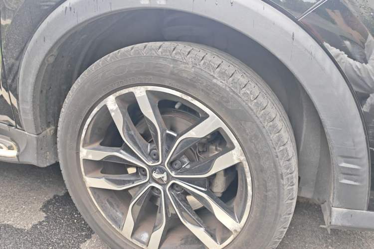 Used Roewe RX5 2016 30T Two-Wheel Drive Automatic Internet Smart Edition Right Front Wheel Hub