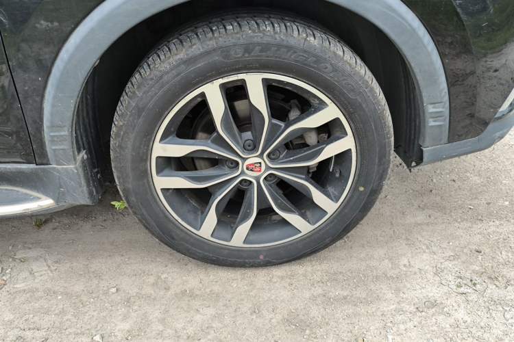 Used Roewe RX5 2016 20T Two-Wheel Drive Automatic Internet Smart Edition Right Front Wheel Hub