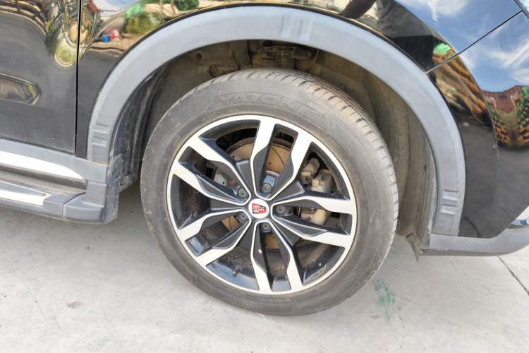 Used Roewe RX5 2016 30T Four-Wheel Drive Automatic Internet Smart Luxury Edition Right Front Wheel Hub