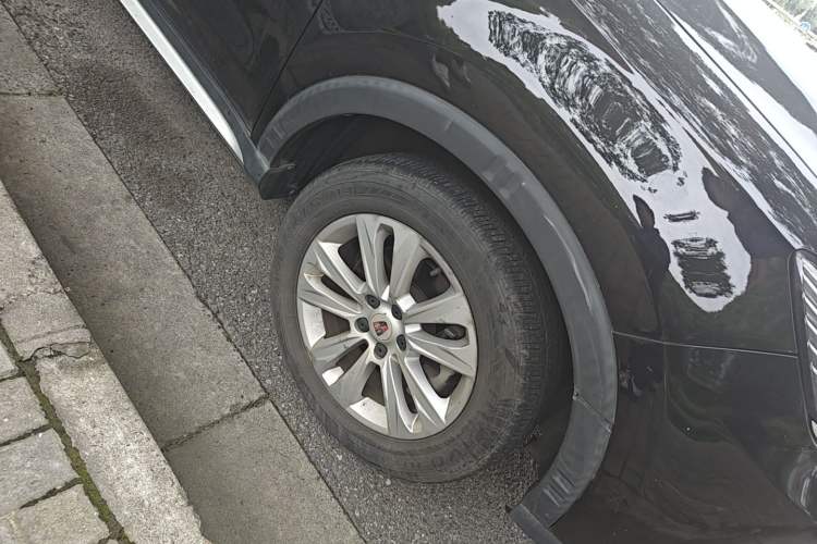 Used Roewe RX5 2016 20T Two-Wheel Drive Automatic Flagship Edition Right Front Wheel Hub