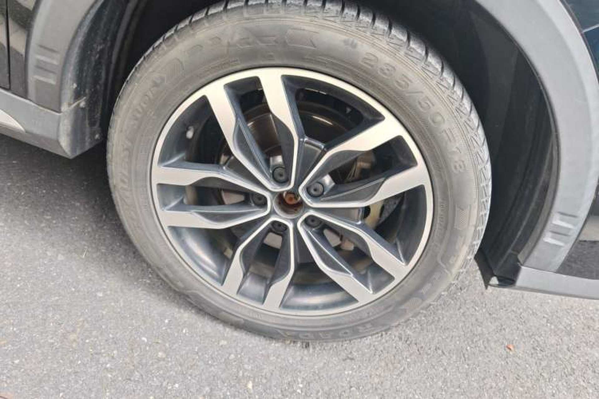 Used Roewe RX5 2016 20T Two-Wheel Drive Automatic Internet Smart Edition Right Front Wheel Hub