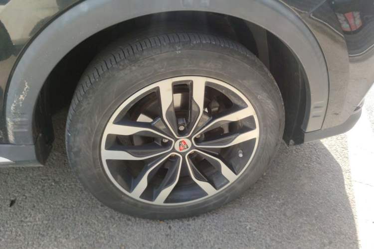 Used Roewe RX5 2016 30T Two-Wheel Drive Automatic Internet Smart Edition Right Front Wheel Hub