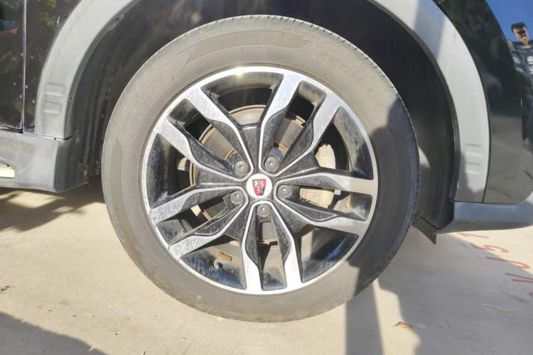 Used Roewe RX5 2016 30T Two-Wheel Drive Automatic Internet Smart Edition Right Front Wheel Hub