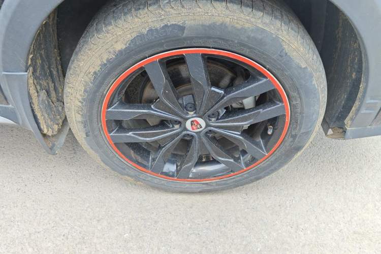Used Roewe RX5 2016 30T Four-Wheel Drive Automatic Internet Smart Luxury Edition Right Front Wheel Hub