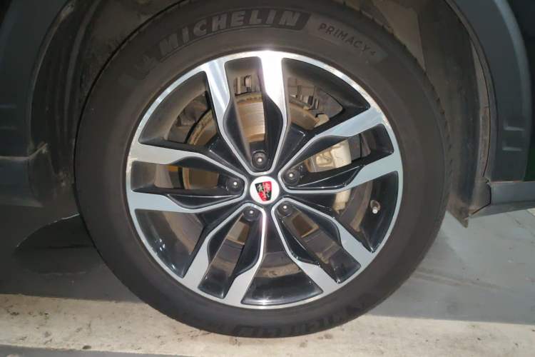 Used Roewe RX5 2016 20T Two-Wheel Drive Automatic Internet Smart Edition Right Front Wheel Hub