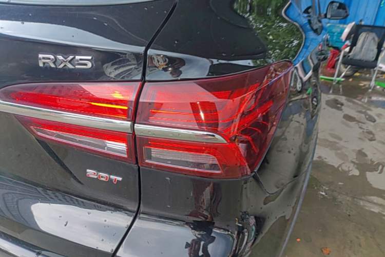 Used Roewe RX5 2016 20T Two-Wheel Drive Manual Flagship Edition Right Rear Taillight