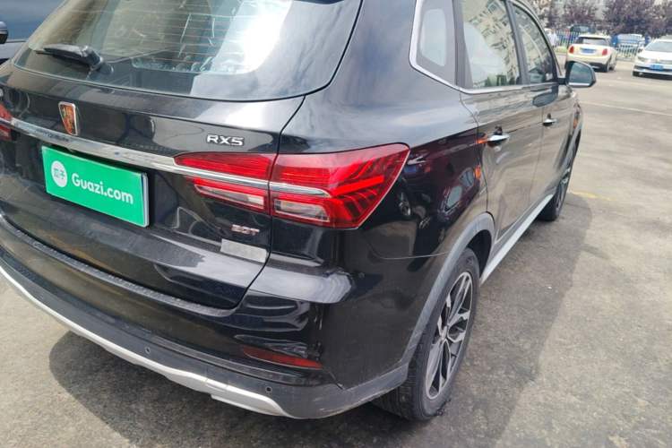 Used Roewe RX5 2016 20T Two-Wheel Drive Automatic Internet Smart Edition Right Rear Taillight