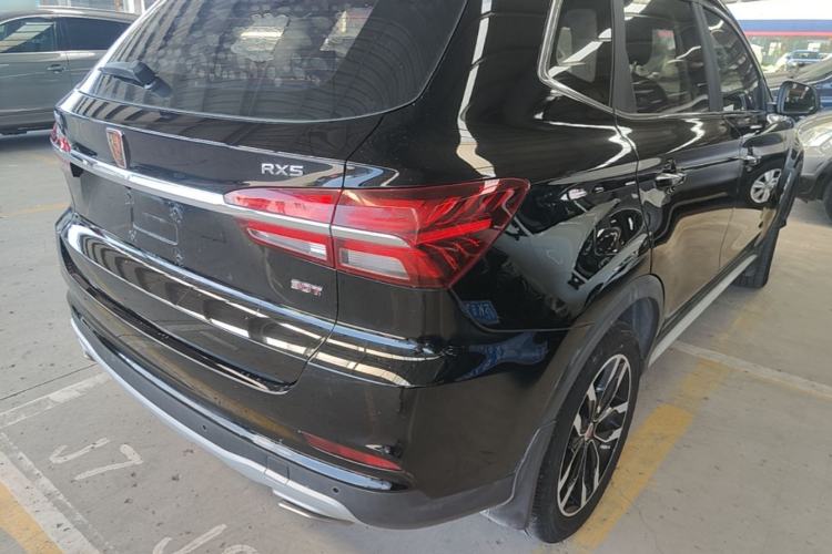 Used Roewe RX5 2016 30T Two-Wheel Drive Automatic Internet Smart Edition Right Rear Taillight