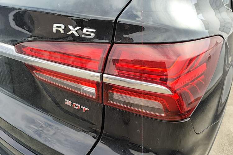 Used Roewe RX5 2016 20T Two-Wheel Drive Automatic Internet Smart Edition Right Rear Taillight
