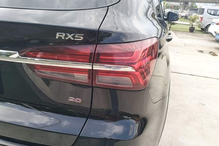 Used Roewe RX5 2016 Revised Version 20T Two-Wheel Drive Manual Transmission Luxury Edition Right Rear Taillight
