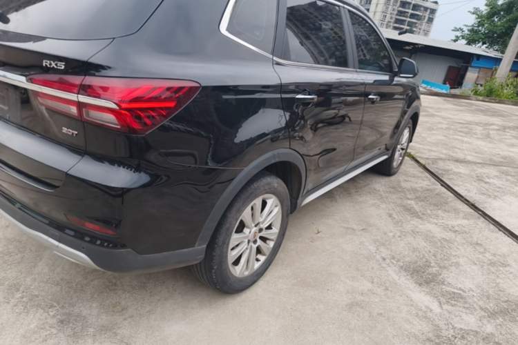 Used Roewe RX5 2016 20T Two-Wheel Drive Automatic Flagship Edition Right Rear Taillight