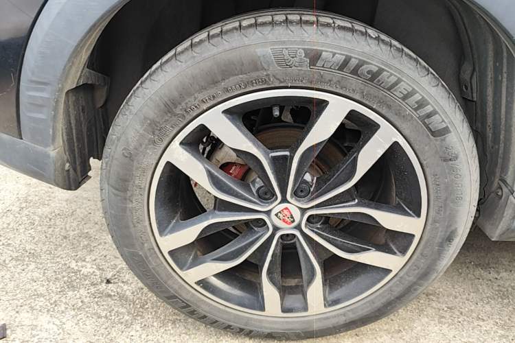 Used Roewe RX5 2016 20T Two-Wheel Drive Automatic Internet Smart Edition Right Rear Wheel Hub