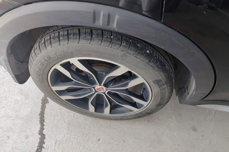 Used Roewe RX5 2016 20T Two-Wheel Drive Automatic Internet Smart Edition Right Rear Wheel Hub