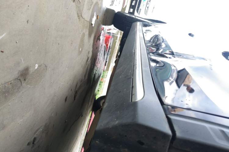 Used Roewe RX5 2016 20T Two-Wheel Drive Manual Flagship Edition Right Side Sill