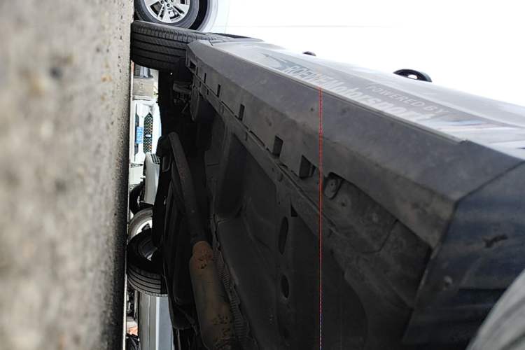 Used Roewe RX5 2016 20T Two-Wheel Drive Automatic Internet Smart Edition Right Side Sill