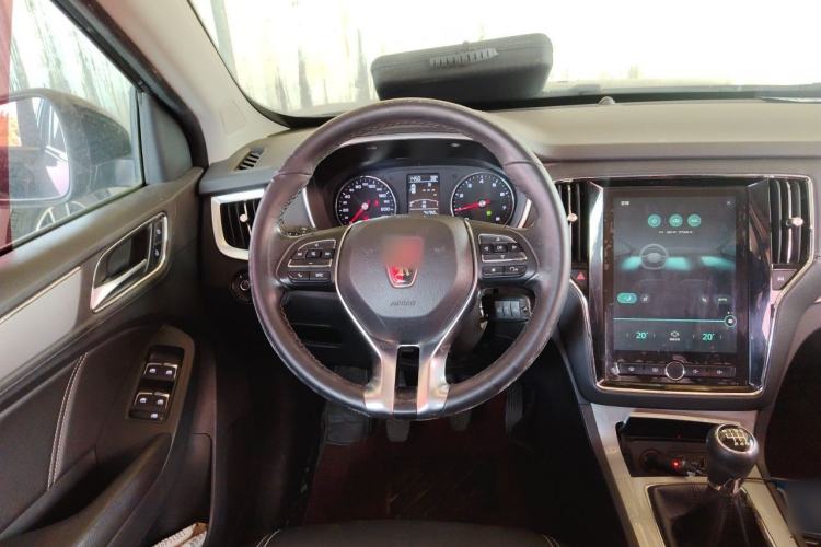 Used Roewe RX5 2016 20T Two-Wheel Drive Manual Transmission Internet Smart Edition Steering Wheel