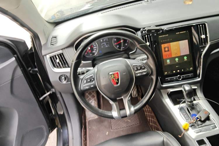Used Roewe RX5 2016 20T Two-Wheel Drive Automatic Internet Smart Edition Steering Wheel