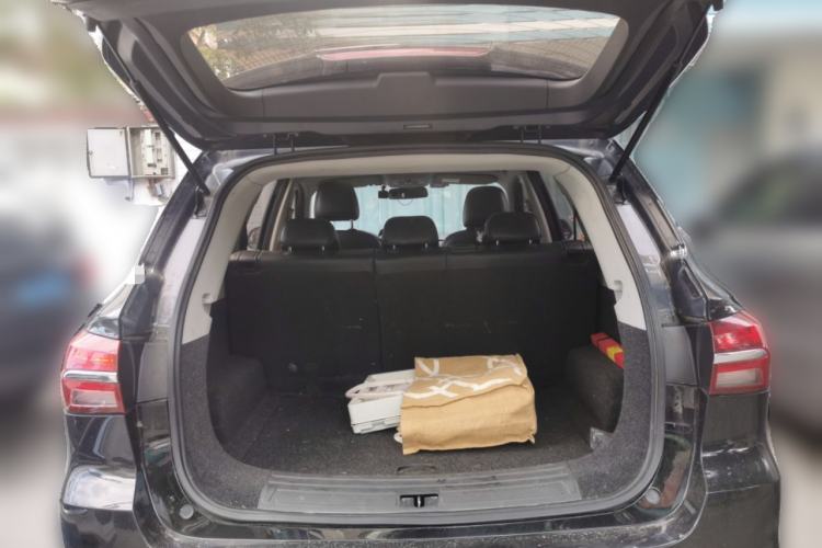 Used Roewe RX5 2016 20T Two-Wheel Drive Manual Flagship Edition Trunk