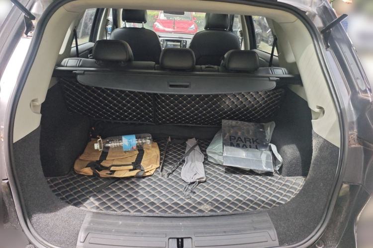 Used Roewe RX5 2016 20T Two-Wheel Drive Automatic Internet Smart Edition Trunk