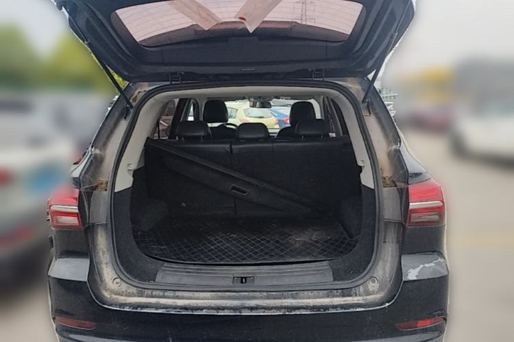 Used Roewe RX5 2016 20T Two-Wheel Drive Manual Flagship Edition Trunk